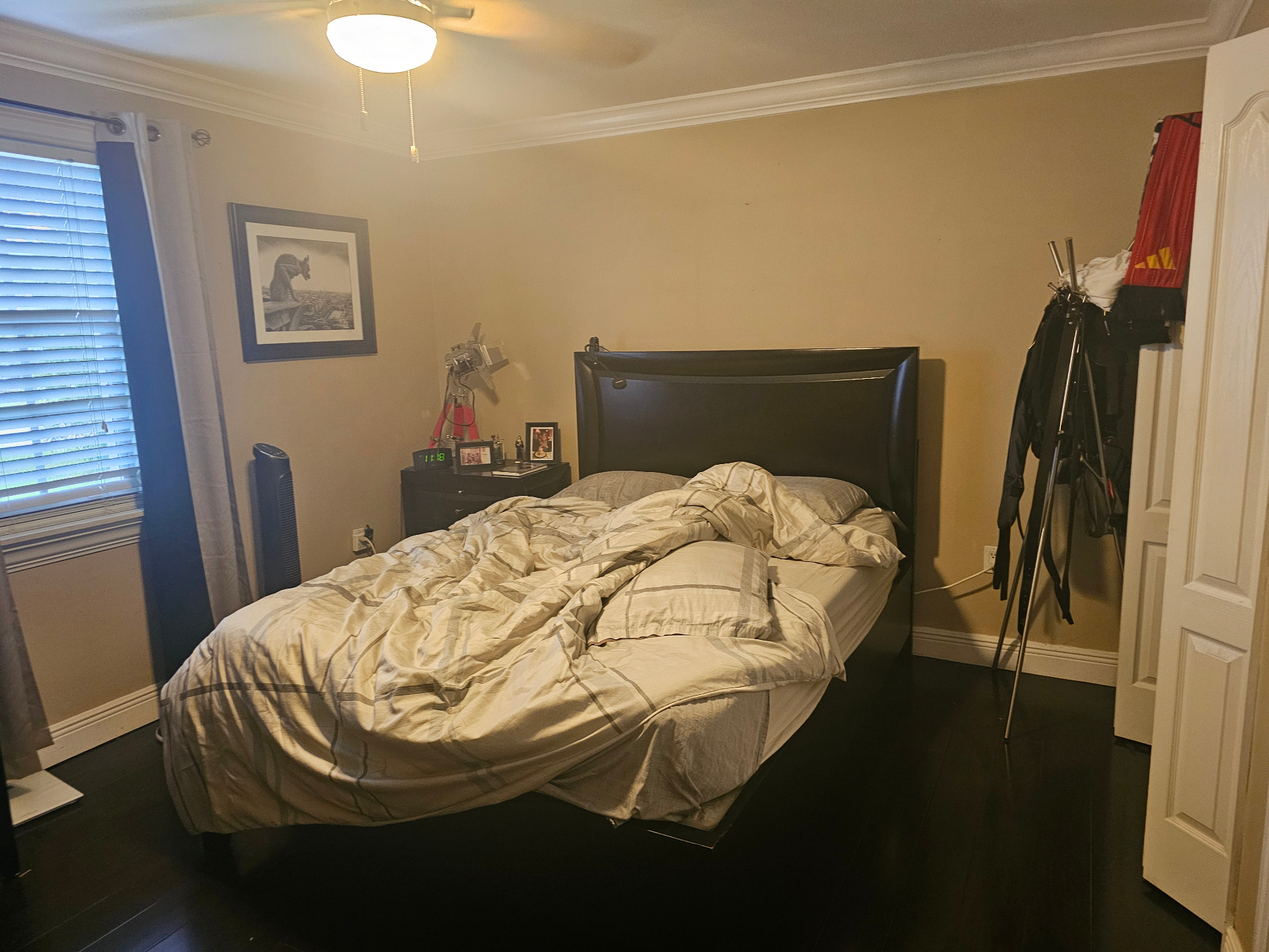 Bedroom Refresh before cleaning
